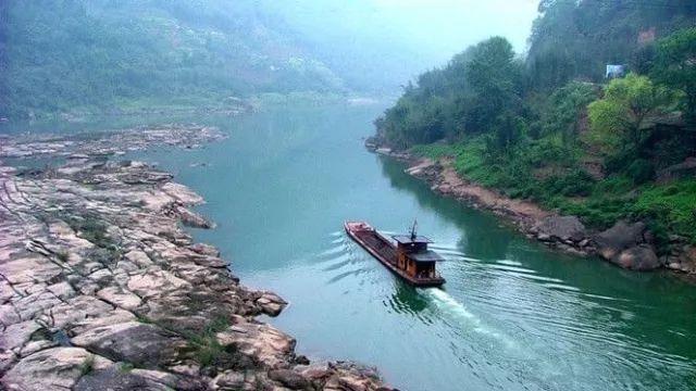 中国最值钱的一条河，仅500公里孕育中国60%的名酒，被称为美酒河