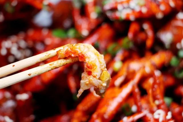 深圳爆款小龙虾，刚来西安就免费？