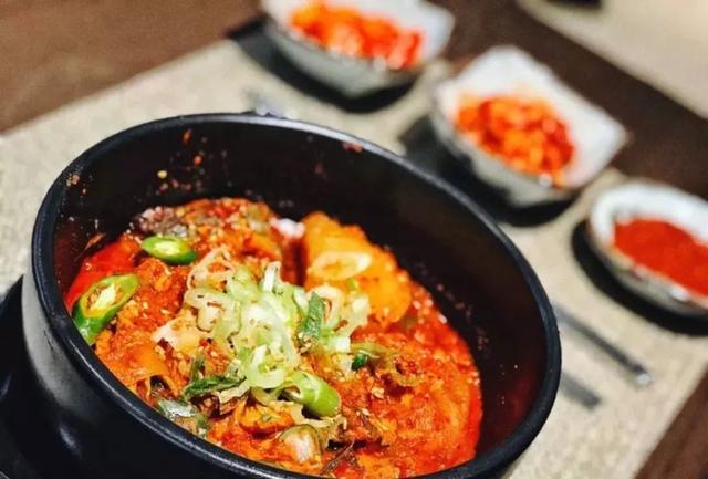 新店 | 日料一条街上，炸出一家高评分韩国料理