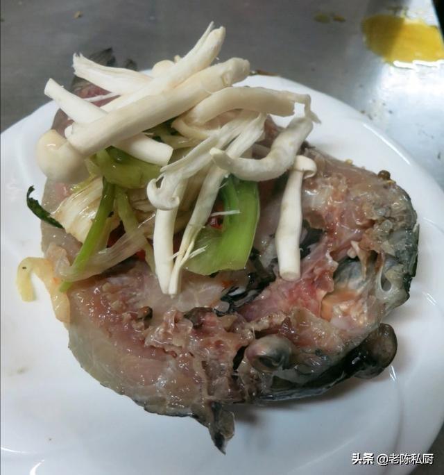鱼中极品：香茅草烤鱼